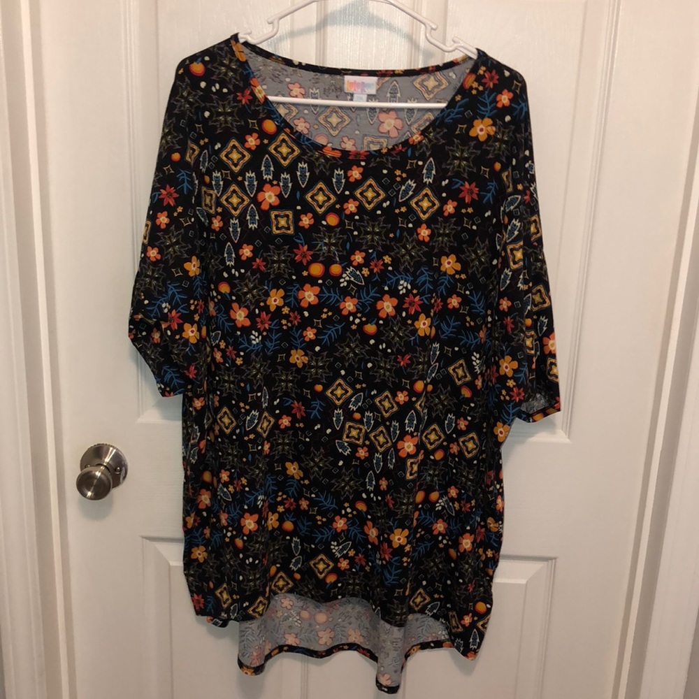 Women’s LuLaRoe 2XL Shirt